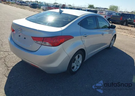 2013 Hyundai Elantra Gls z USA, uszkodzony, nr VIN KMHDH4AE8DU019336